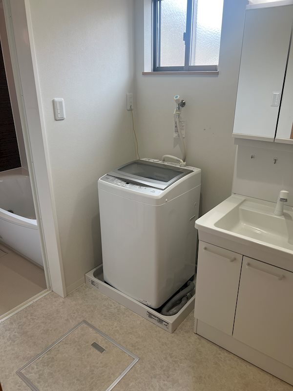 西方２丁目中古戸建 内観写真（洗面台・洗面所）