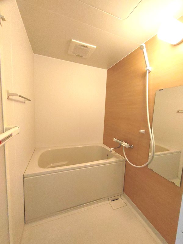 浴室の様子 ユニハイム千里丘1号棟 その他