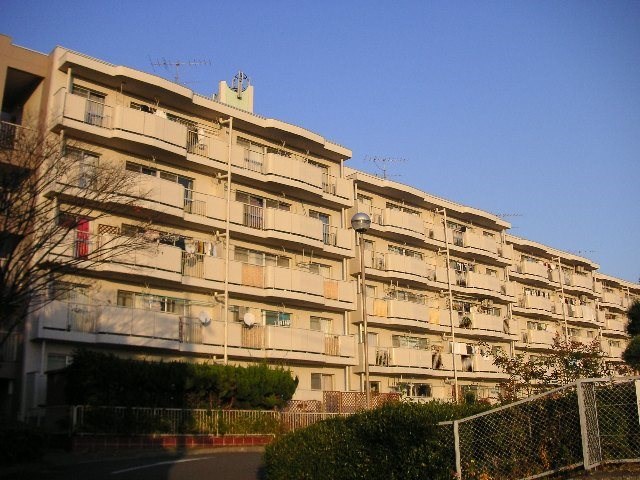 陽和台第4住宅8号棟  オーナーチェンジ物件 外観写真