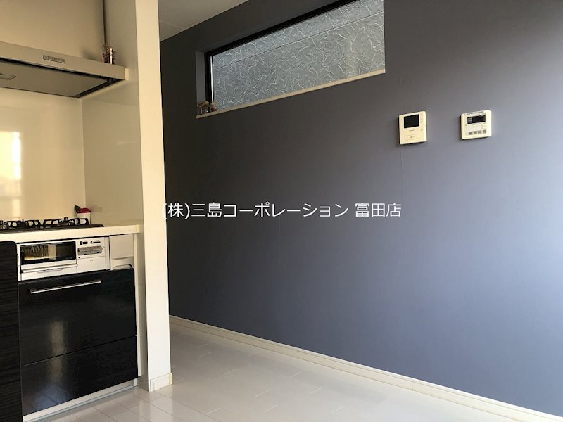 アクセントクロスでコーディネートしました 高槻市松川町 築浅中古一戸建 その他