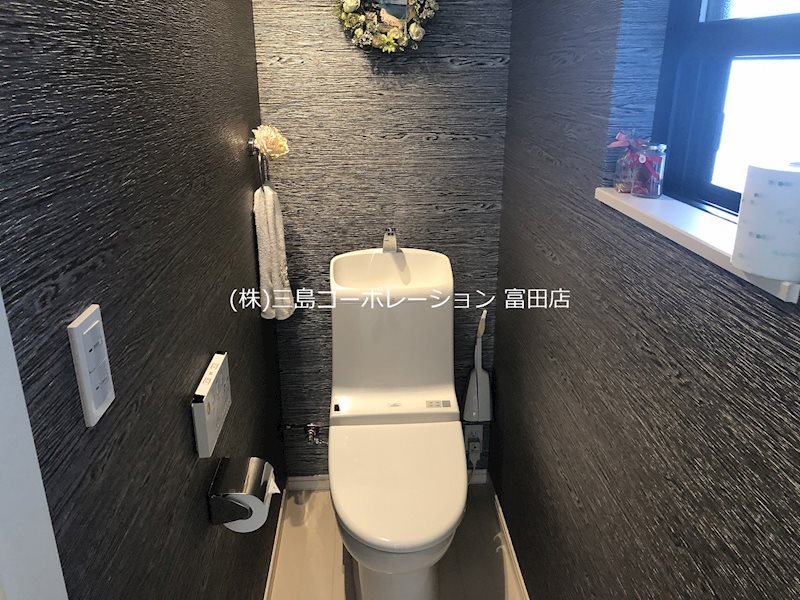 2階トイレ 快適な温水洗浄便座 高槻市松川町 築浅中古一戸建 その他