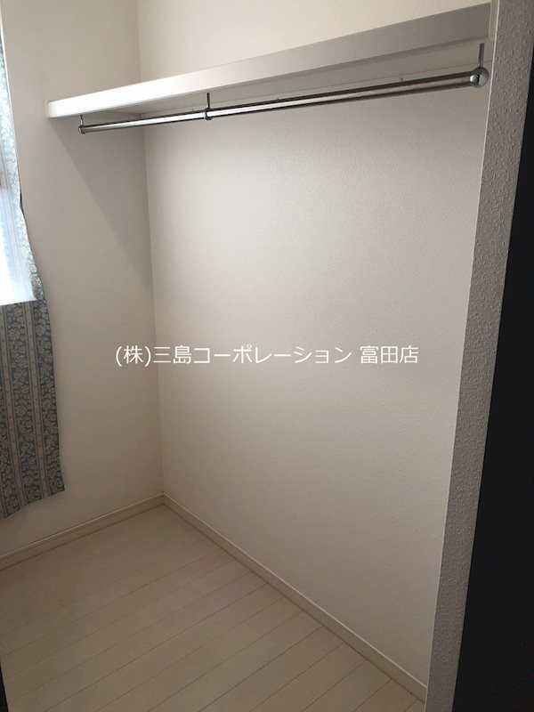 ウォークインクローゼット 高槻市松川町 築浅中古一戸建 その他