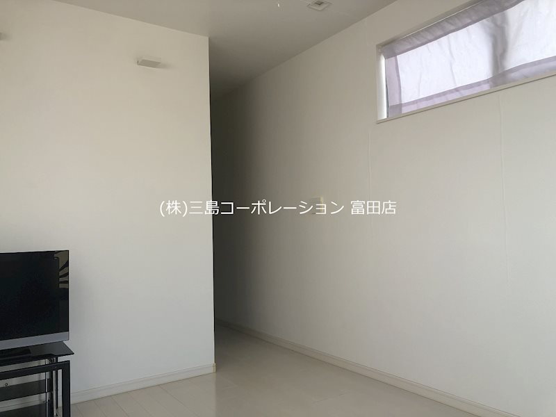 南側 洋室約6帖 高槻市松川町 築浅中古一戸建 その他