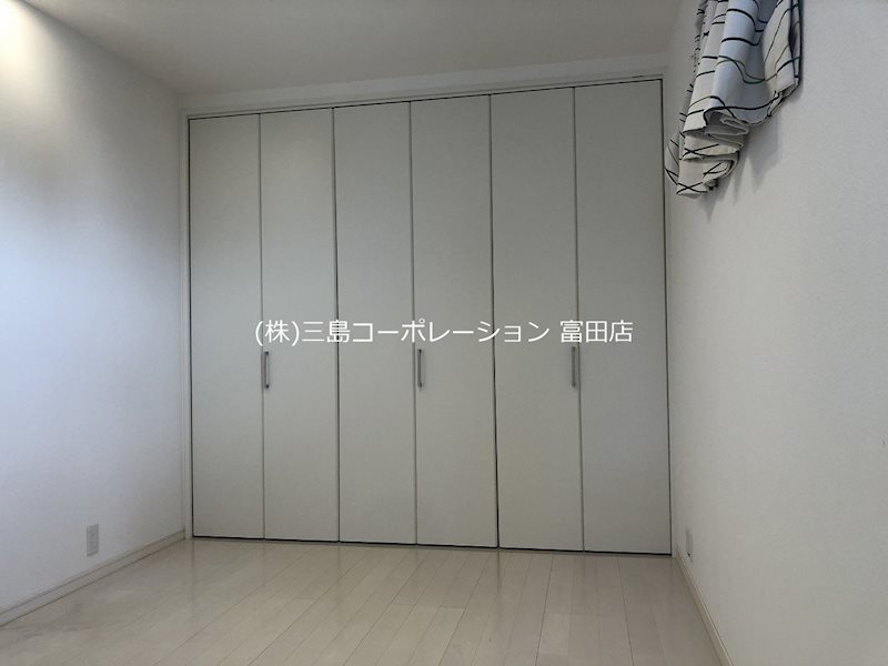 北側 洋室約6帖 高槻市松川町 築浅中古一戸建 その他