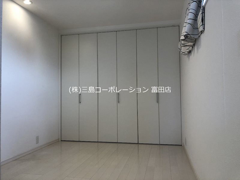 北側 洋室約6帖 高槻市松川町 築浅中古一戸建 その他