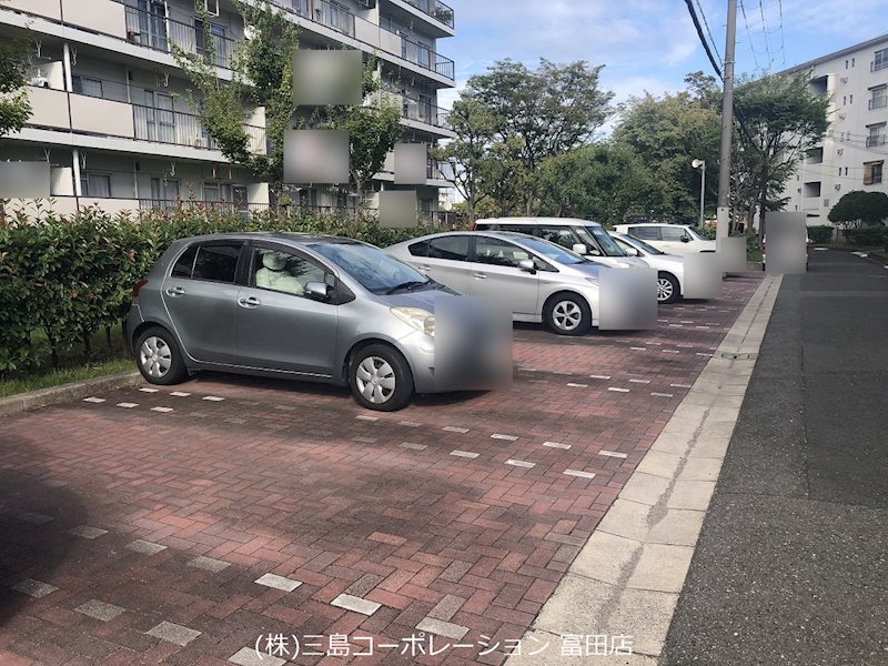 駐車場 敷地内平面駐車場空きあり 月額:3000円 富田第二住宅75号棟 その他