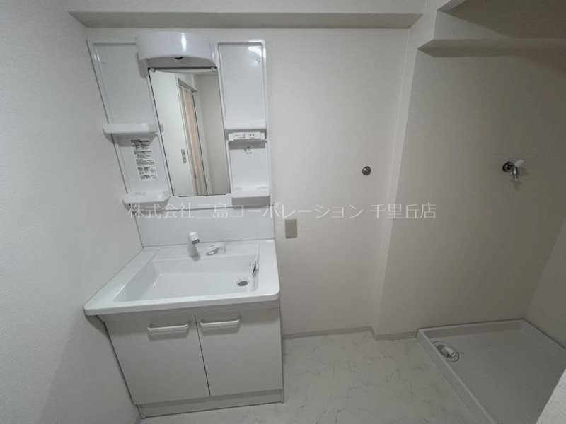 ゆとりある広さの洗面室です♪ 青葉丘マンション 512号室 その他