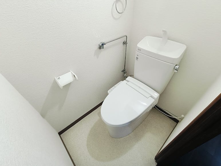 温水洗浄機能付きトイレ 春日丘グリーンハイツB棟 607号室 その他
