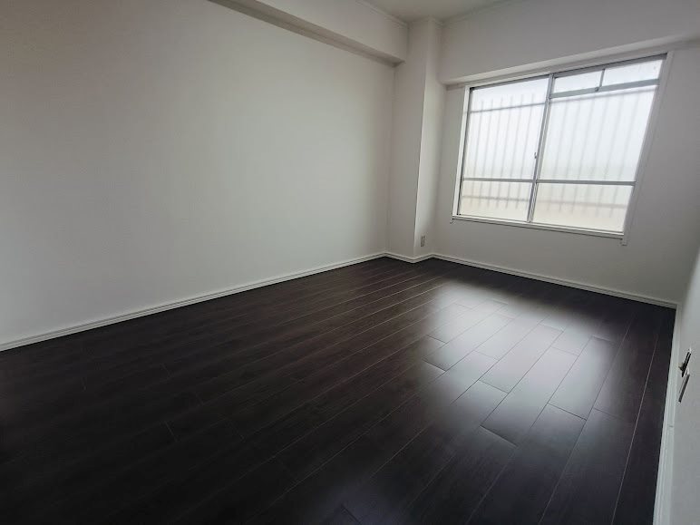 洋室6.4帖(クローゼット付き) 春日丘グリーンハイツB棟 607号室 その他