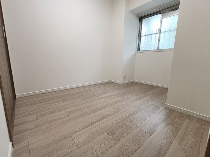 洋室(約4.0帖)/クローゼット さんくれーる茨木C棟 その他