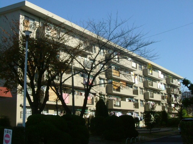高槻下田部住宅A34棟 外観写真