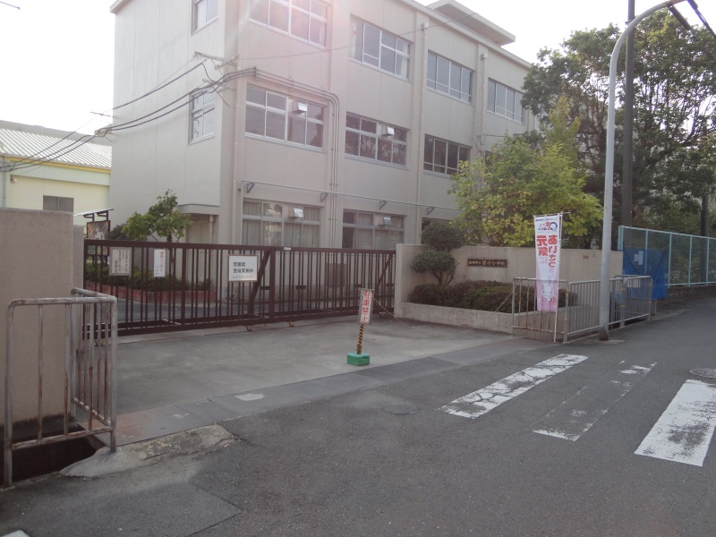 高槻市高垣町　リフォーム済み中古一戸建 周辺画像1