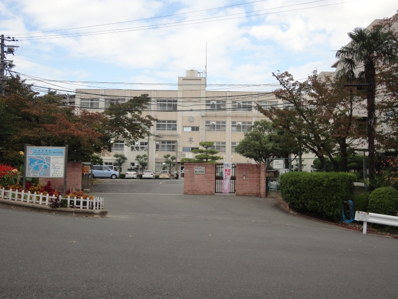 高槻市高垣町　リフォーム済み中古一戸建 周辺画像2
