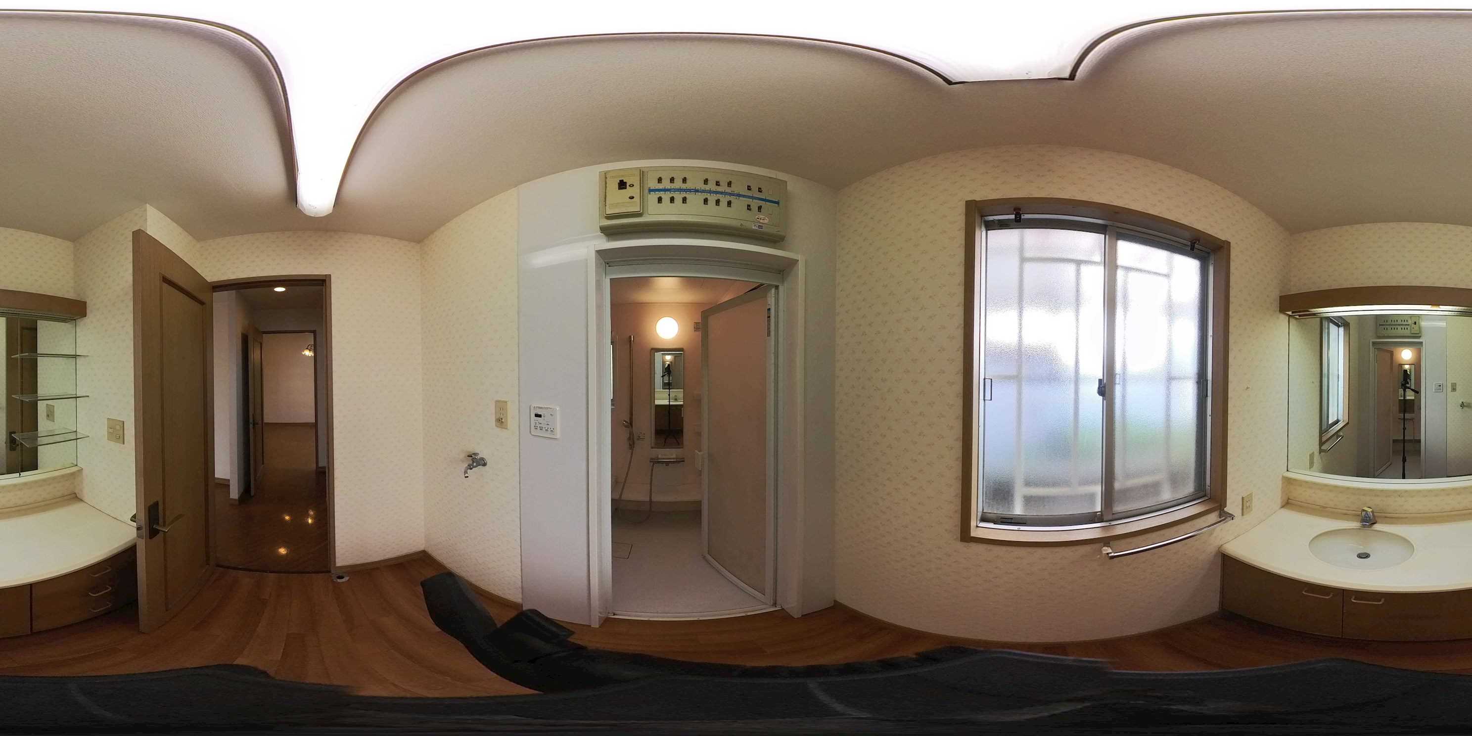 高槻市高見台　中古一戸建 内観写真（洗面台・洗面所）