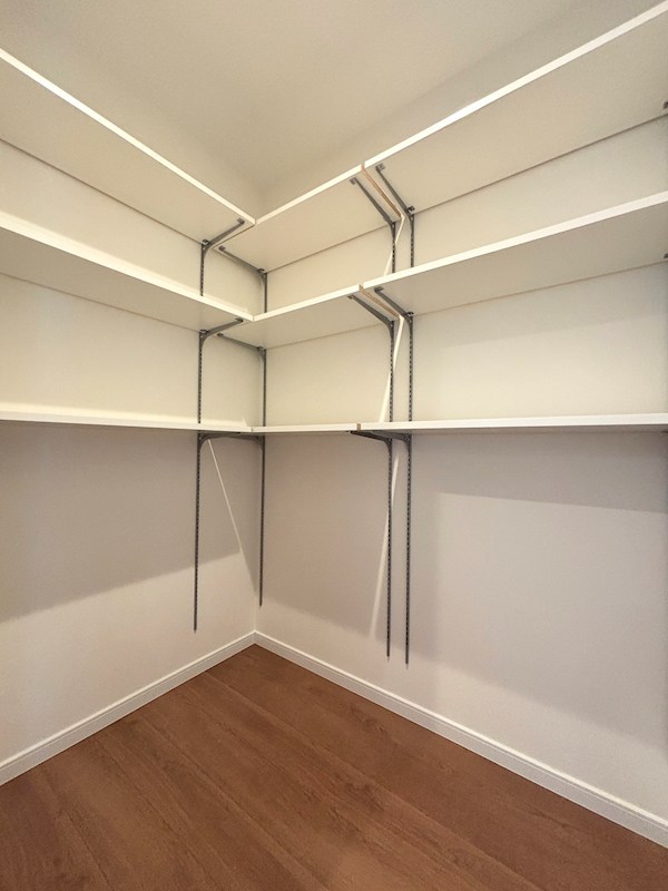 洗面所の隣には大型の収納スペースを設置 茨木市島2丁目 新築一戸建 A号地 その他