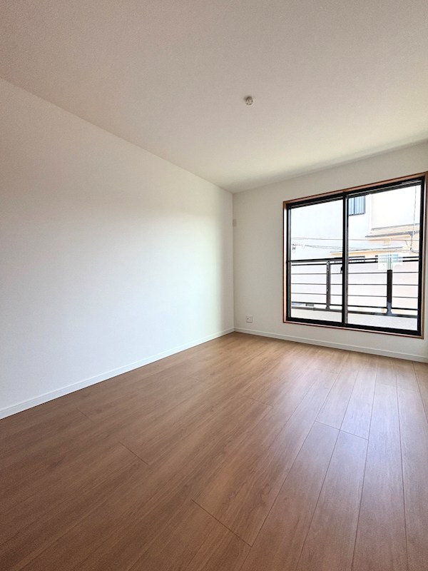 約6.0帖の洋室(北側)① 茨木市島2丁目 新築一戸建 A号地 その他