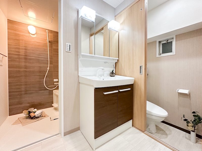 シャワー・三面鏡収納付洗面化粧台 ローレルハイツ茨木総持寺第1号棟 その他