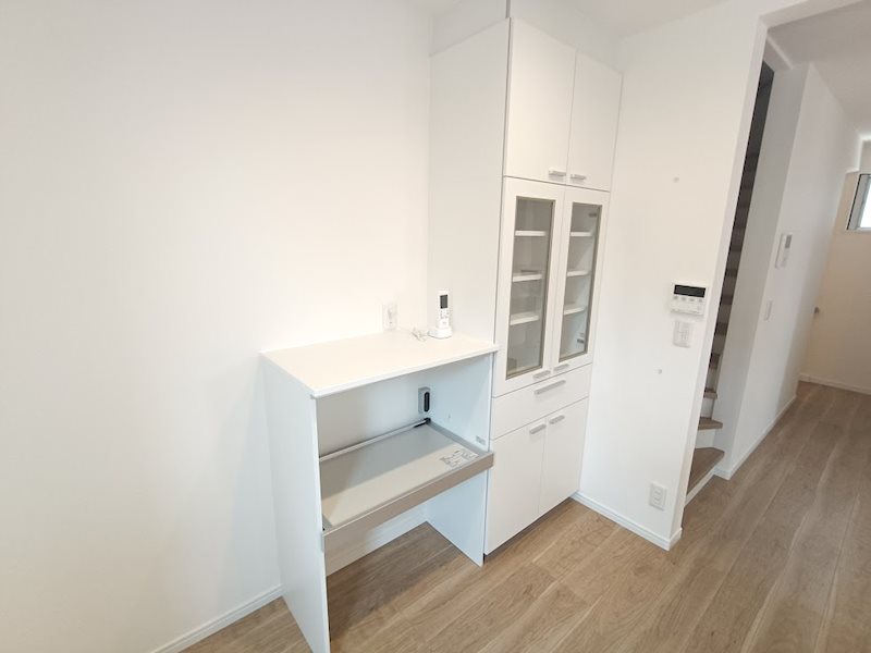 無駄なく機能的に収納できるカップボード付き! 高槻市南松原町新築一戸建 その他