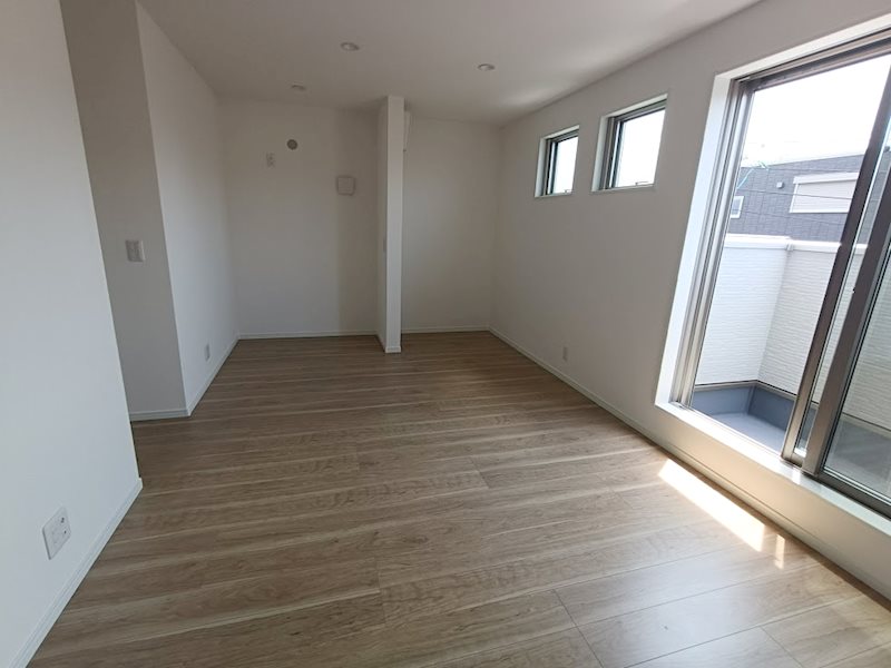 オープンクローゼットになっています 高槻市南松原町新築一戸建 その他