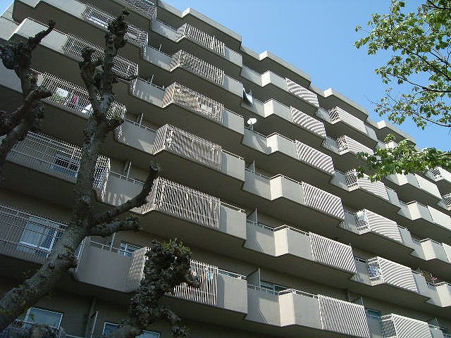 日興千里台スカイタウンB棟  外観写真