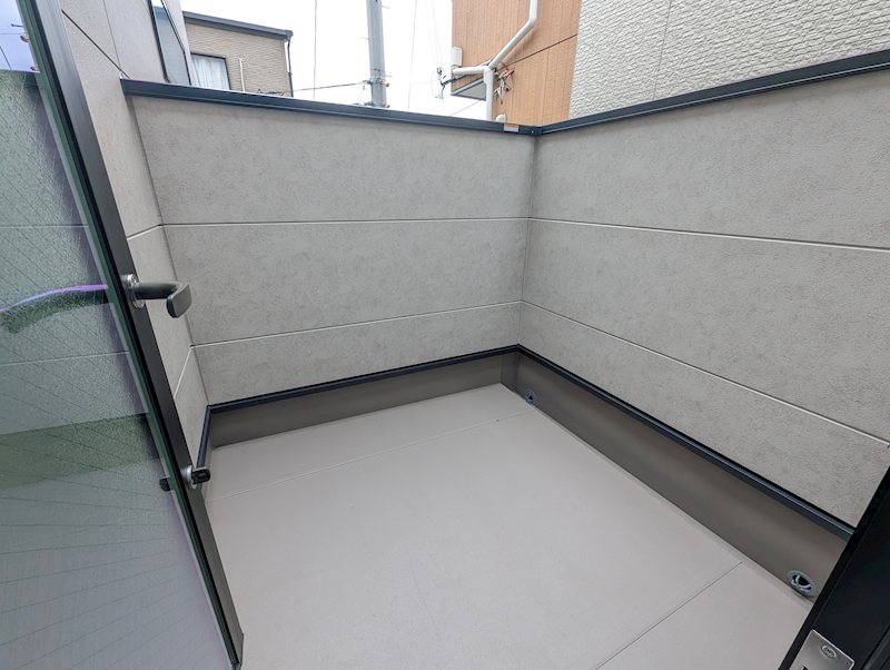 摂津市新在家2丁目 新築一戸建  現地写真（バルコニー）