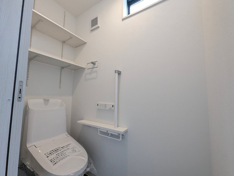摂津市新在家2丁目 新築一戸建  内観写真（トイレ）