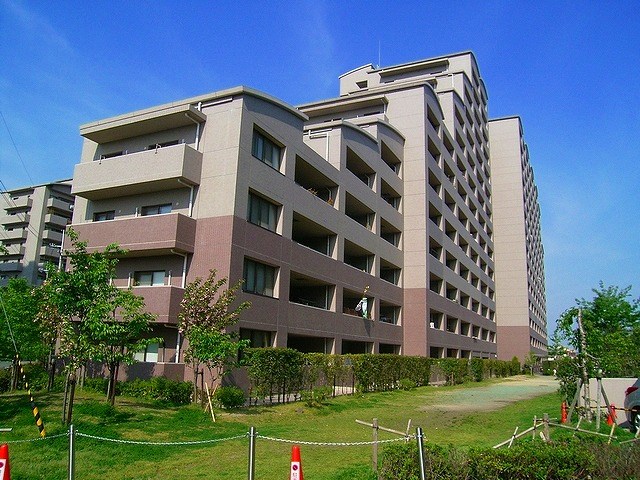 ジオ茨木学園町参番館 外観写真