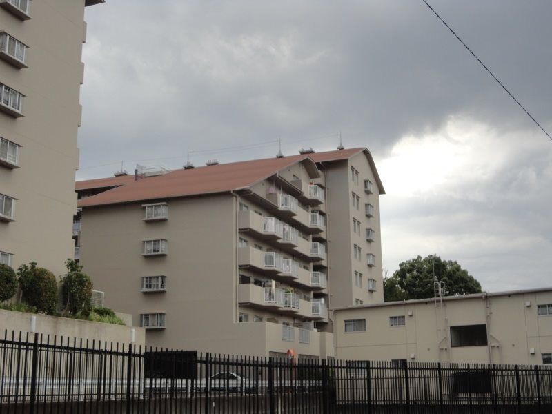 藤和コアティ高槻ハイタウンコアD棟 外観写真