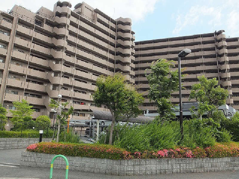 ライオンズマンション千里丘ガーデンシティ   外観写真