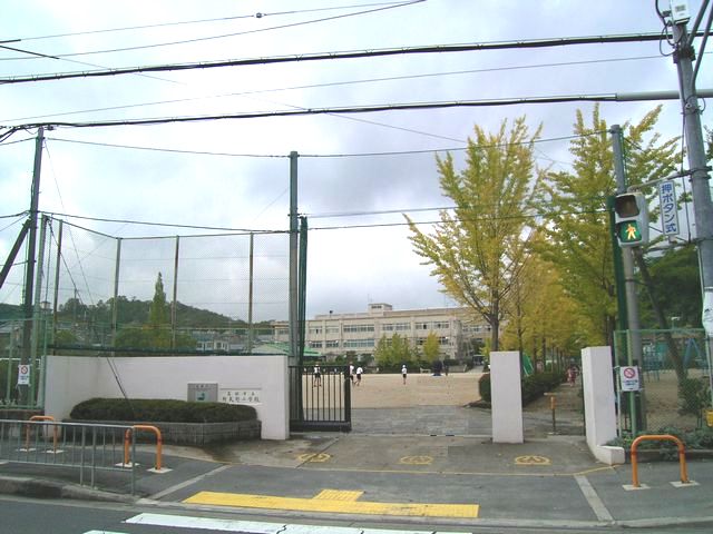 高槻市氷室町2丁目　中古一戸建 周辺画像1