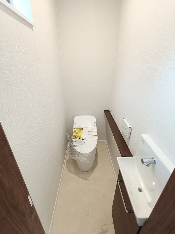 手洗い付きのトイレ スミカ 高槻市郡家新町 新築一戸建 その他