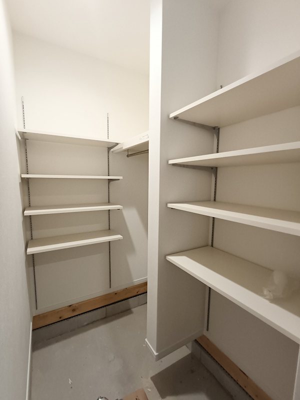 1階のシューズクローク スミカ 高槻市郡家新町 新築一戸建 その他