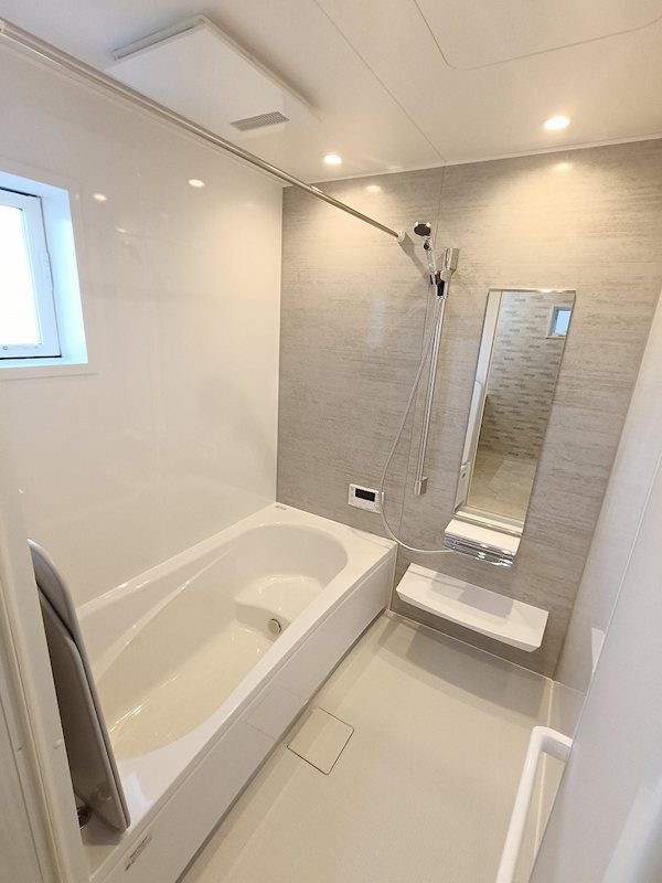 浴室乾燥機付きのユニットバス 高槻市安満中の町 新築一戸建 その他