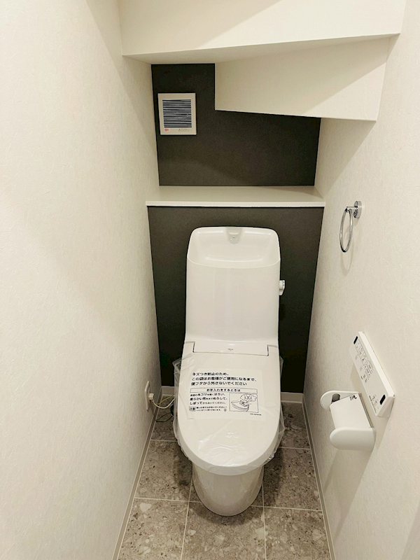 1階 お手洗い。 高槻市安満中の町 新築一戸建 その他