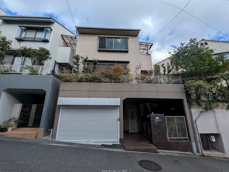 吹田市樫切山　中古一戸建  外観写真