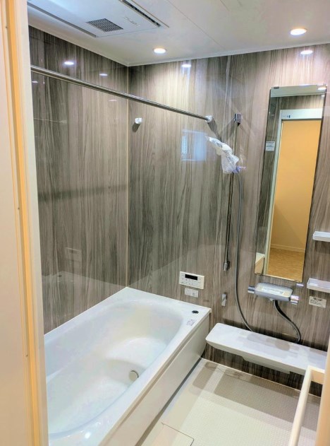 足を伸ばせる十分な広さの浴槽です♪ 摂津市正雀4丁目 中古一戸建(未入居) その他