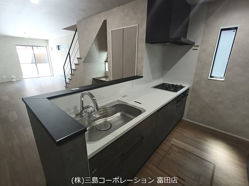 タッチレス水栓を採用したシステムキッチン コンフォート氷室町Ⅱ 3号地 その他