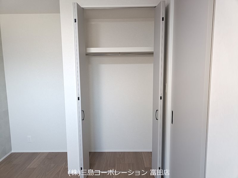 洋室5.45帖 クローゼット コンフォート氷室町Ⅱ 3号地 その他