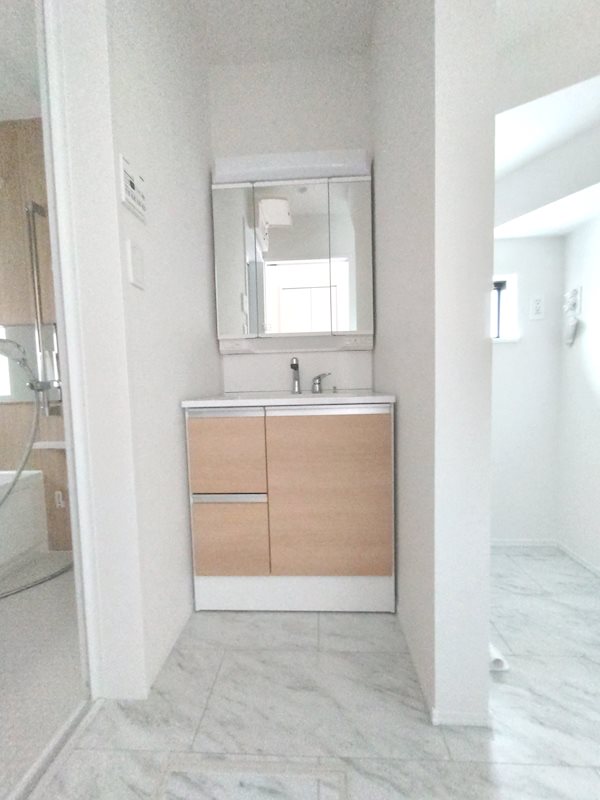 三面鏡洗面化粧台 北楠葉町全2区画新築分譲住宅B号棟 その他