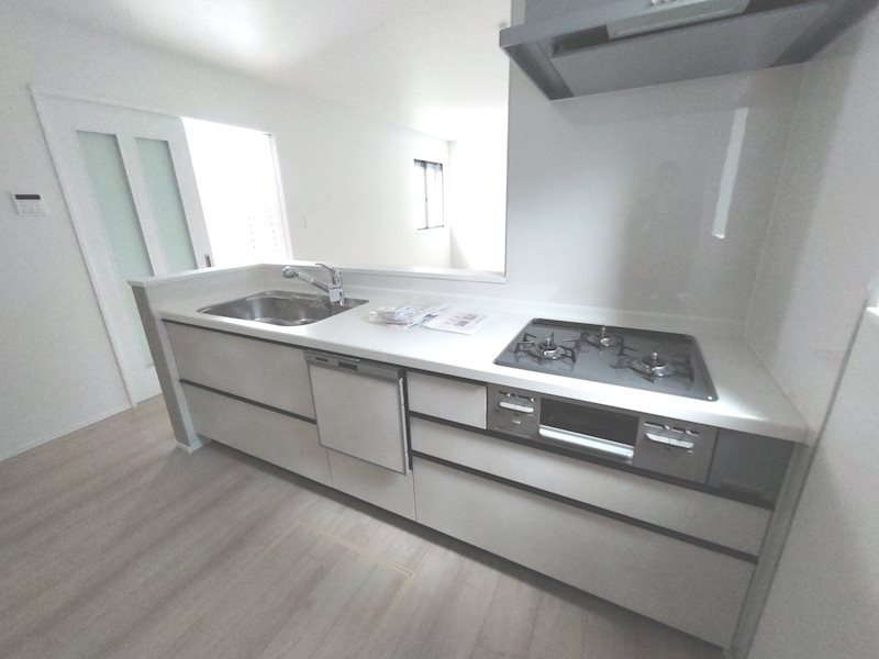 食洗器付対面式システムキッチン 北楠葉町全2区画新築分譲住宅B号棟 その他