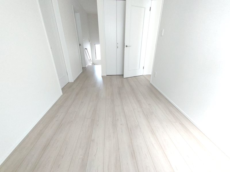 南側バルコニーに面した明るいファミリースペース 北楠葉町全2区画新築分譲住宅B号棟 その他