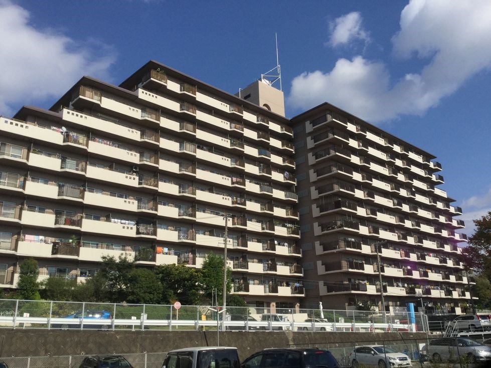 青葉丘マンション  外観写真