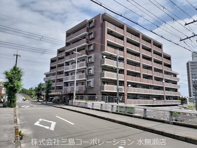 ファミール楠葉男山 外観写真