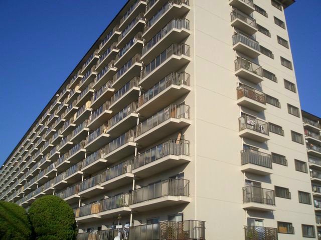 ローレルハイツ茨木総持寺第2号棟 外観写真