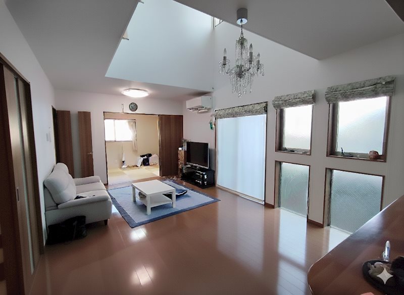 ガス温水床暖房完備のリビング、ダイニング 茨木市若園町 中古一戸建 その他