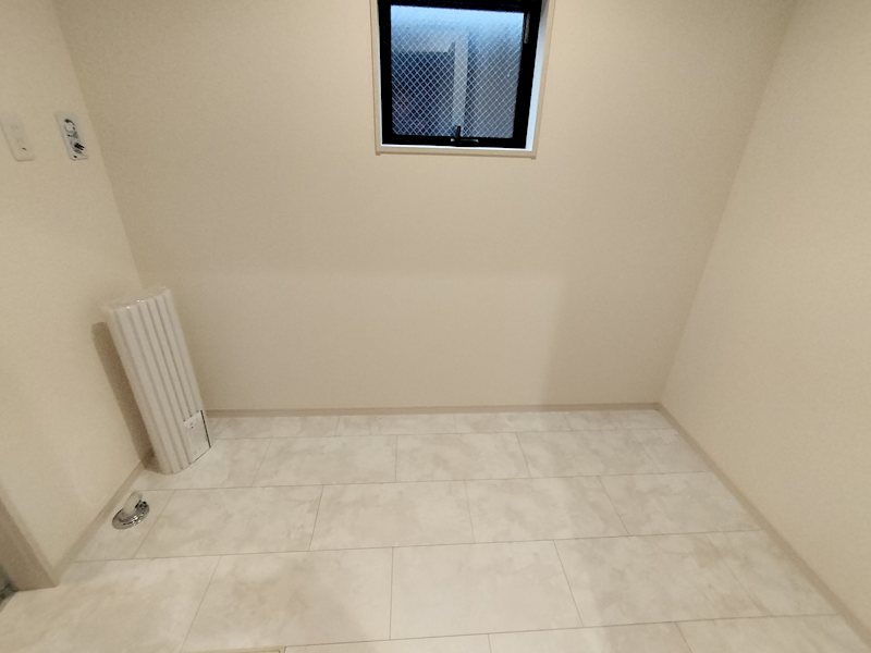 洗面とセパレートの脱衣室 茨木市島2丁目 新築一戸建 1号棟 その他