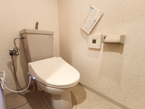 温水洗浄機能付きのため快適に使用していただけます。 コスモ茨木シティフォルム その他