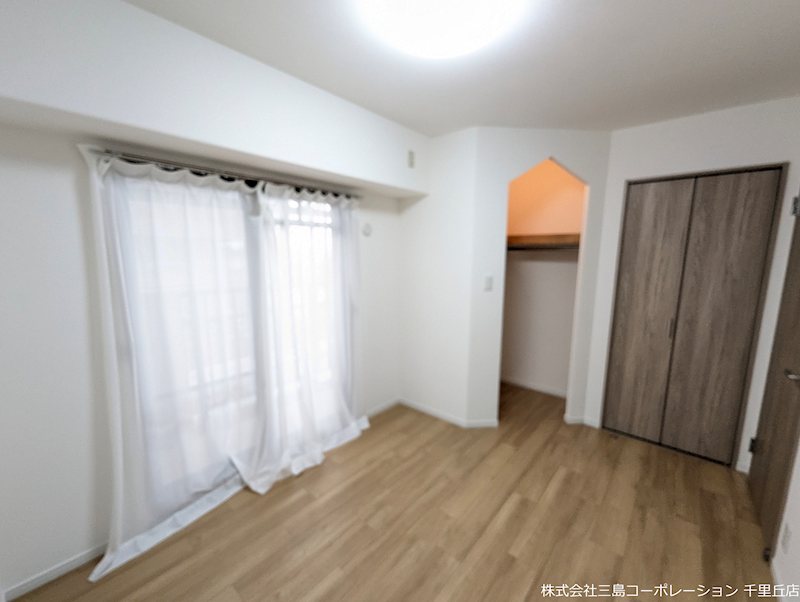 洋室8.4帖 ウォークインクローゼットあり ルネ・ヒューマンズガーデン万博公園南C棟 その他