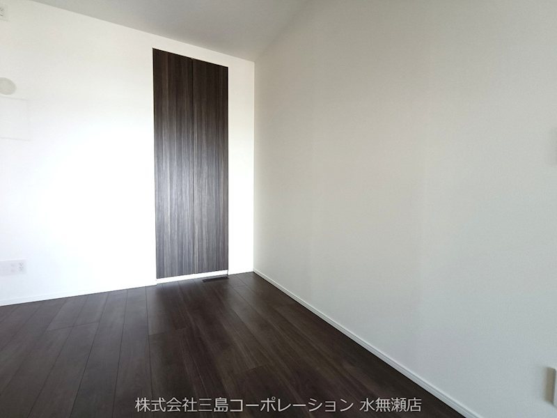 ブランニード阪急水無瀬 内観写真（リビング以外の居室）