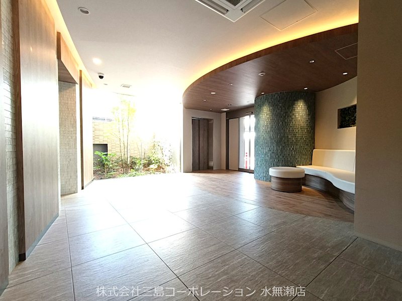 ブランニード阪急水無瀬 共用部写真（エントランス）